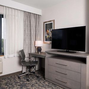 King Suite Airport View